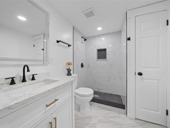 11942 189th Street, Saint Albans NY 11412