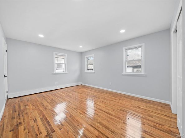 11942 189th Street, Saint Albans NY 11412