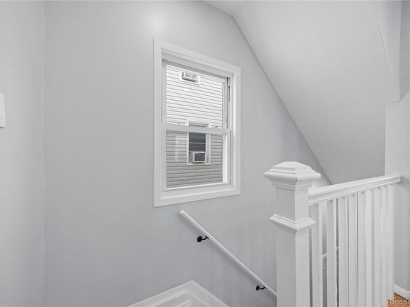 11942 189th Street, Saint Albans NY 11412