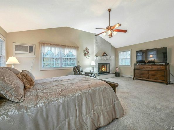 15 Shore Road, Mount Sinai NY 11766