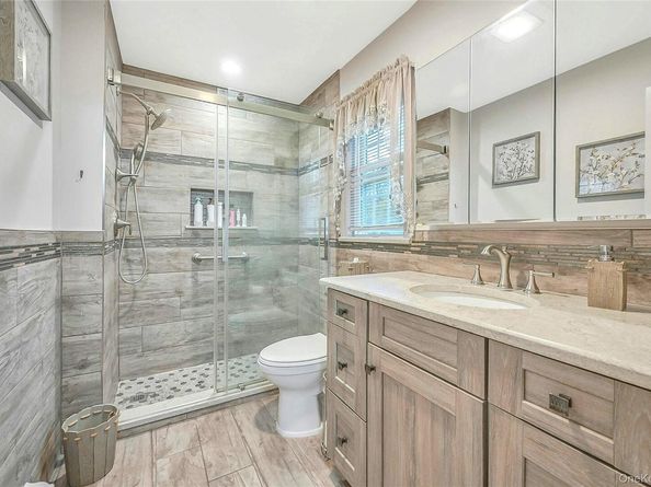 15 Shore Road, Mount Sinai NY 11766