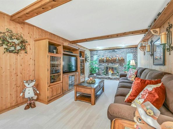 15 Shore Road, Mount Sinai NY 11766