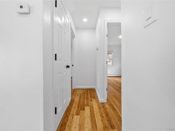 78 Carr Ln, Coram NY 11727