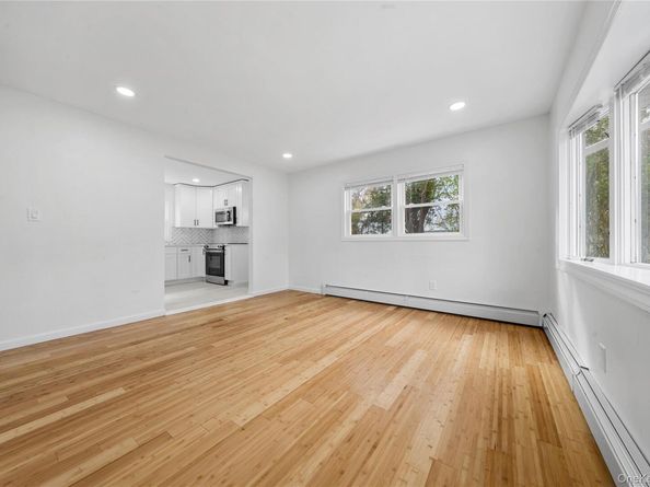 78 Carr Ln, Coram NY 11727