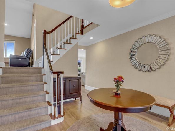 2848 Clubhouse Road, Merrick NY 11566