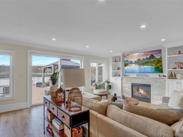 2848 Clubhouse Road, Merrick NY 11566