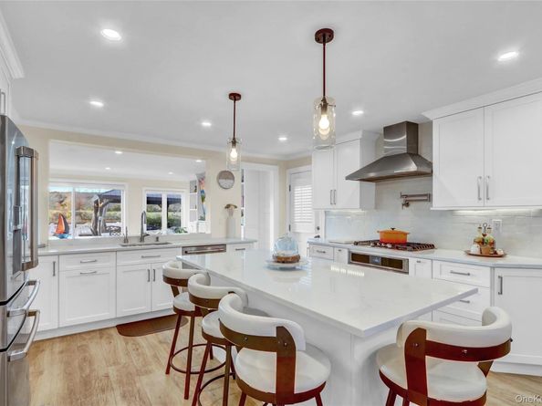 2848 Clubhouse Road, Merrick NY 11566