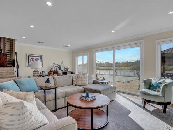 2848 Clubhouse Road, Merrick NY 11566