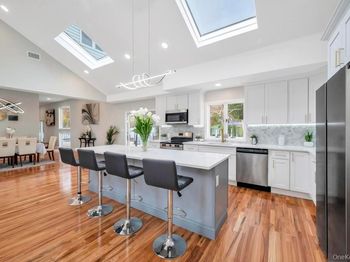 100 Old Northport Road