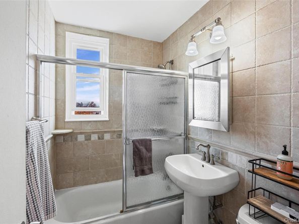 504 Merrick Road 4E, Lynbrook NY 11563