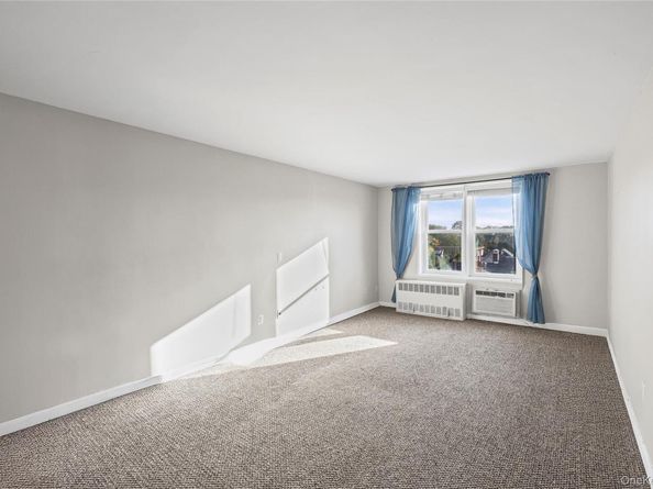 504 Merrick Road 4E, Lynbrook NY 11563