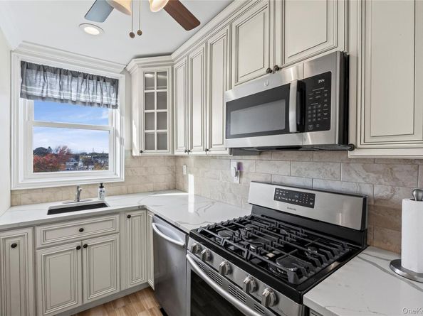 504 Merrick Road 4E, Lynbrook NY 11563