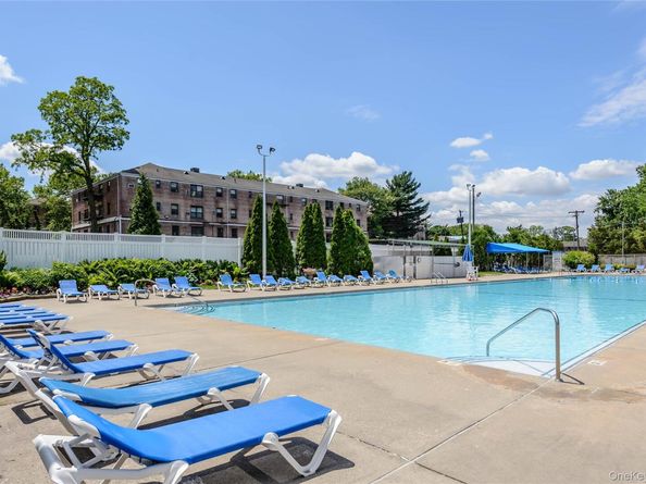 1 East Mill Drive 1H, Great Neck NY 11021