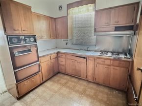 2718 Collier Avenue, Edgemere NY 11691