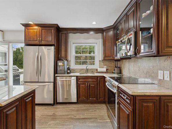 1272 Westervelt Place, Hewlett NY 11557