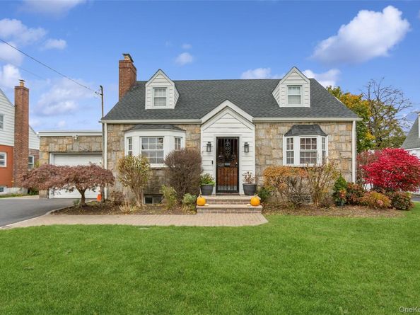 1272 Westervelt Place, Hewlett NY 11557