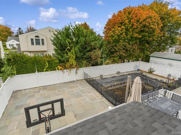 1272 Westervelt Place, Hewlett NY 11557