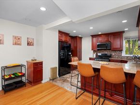 33 Hollowbrook Court N, Cortlandt Manor NY 10567