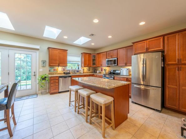 18 Kennsington Court, Riverhead NY 11901