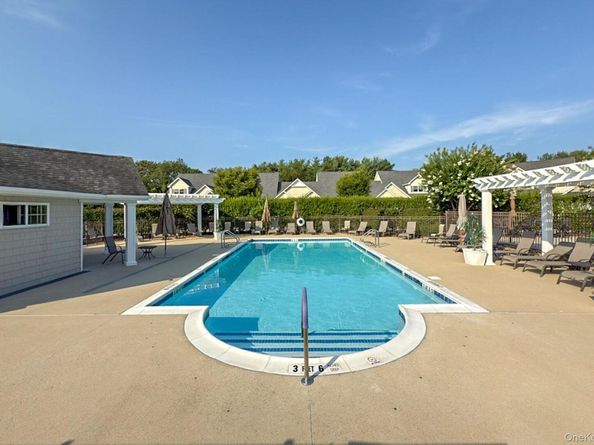 18 Kennsington Court, Riverhead NY 11901