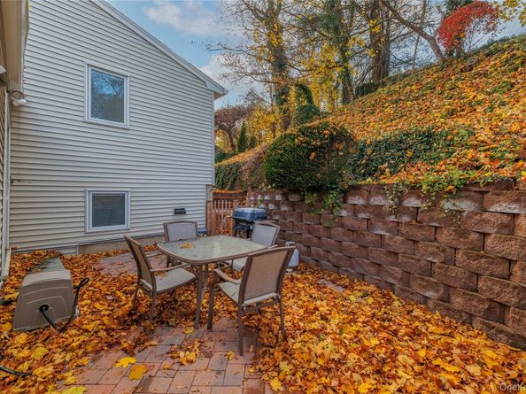 68 McCouns Lane, Oyster Bay NY 11771