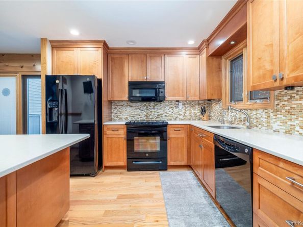 68 McCouns Lane, Oyster Bay NY 11771