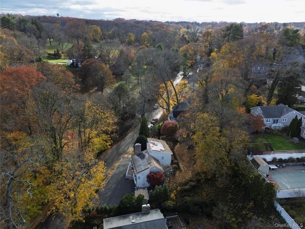 68 McCouns Lane, Oyster Bay NY 11771