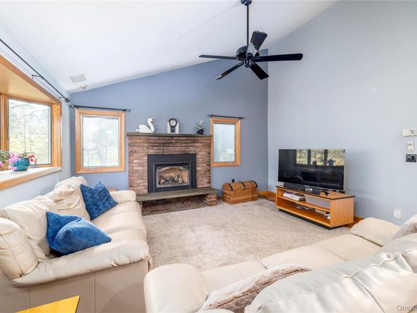 68 McCouns Lane, Oyster Bay NY 11771