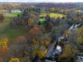 68 McCouns Lane, Oyster Bay NY 11771