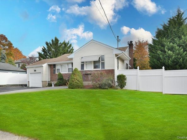 2203 Washington Street, Merrick NY 11566