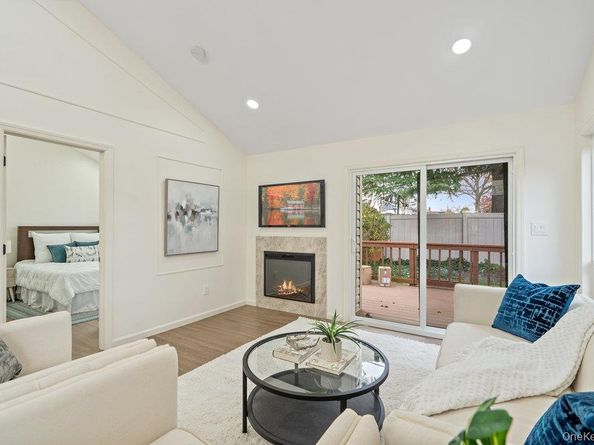 1 Stanford Court, Wantagh NY 11793