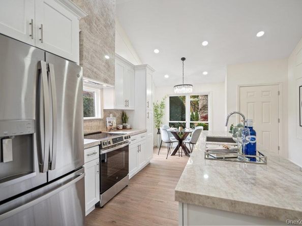 1 Stanford Court, Wantagh NY 11793