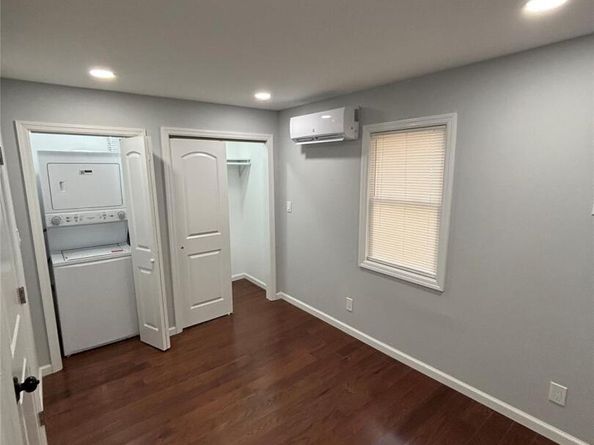 33 Broadway Street, Shirley NY 11967