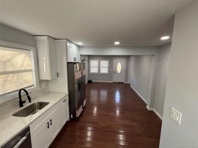 33 Broadway Street, Shirley NY 11967