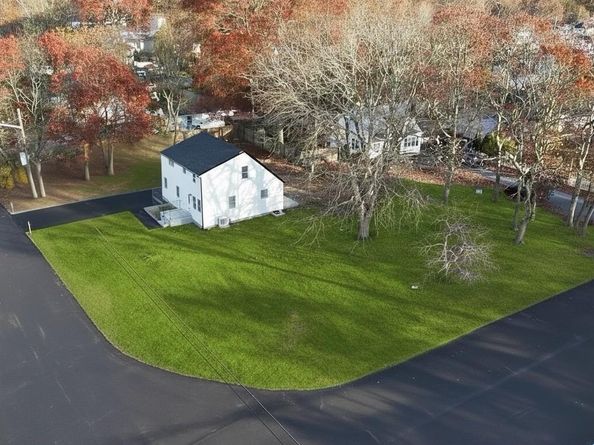 33 Broadway Street, Shirley NY 11967