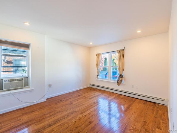 24563 61st Avenue, Little Neck NY 11362