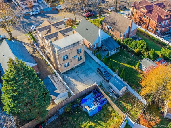 24563 61st Avenue, Little Neck NY 11362