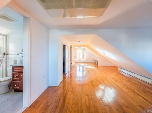 24563 61st Avenue, Little Neck NY 11362