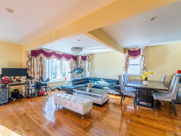 24563 61st Avenue, Little Neck NY 11362