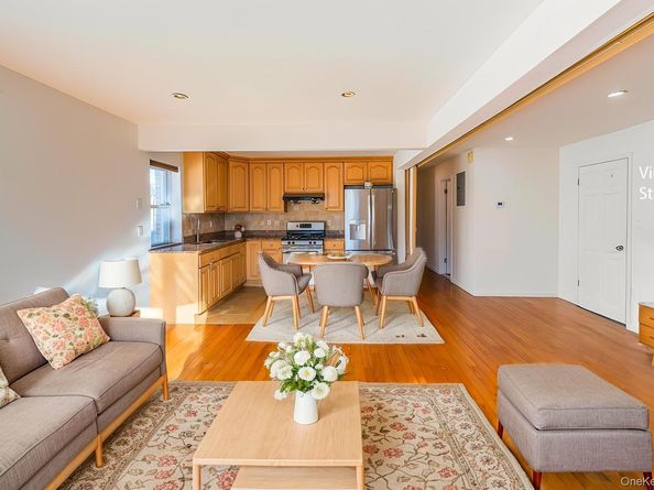 24563 61st Avenue, Little Neck NY 11362