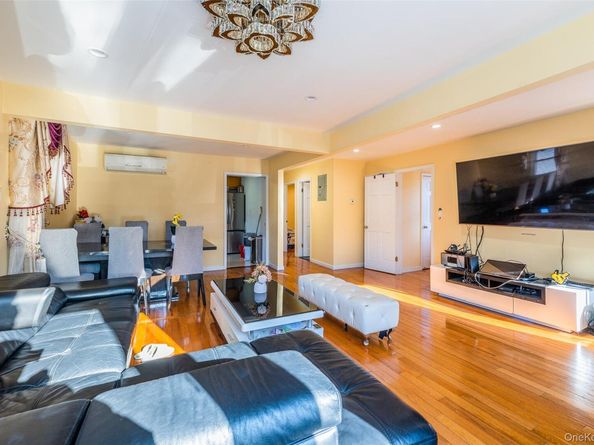 24563 61st Avenue, Little Neck NY 11362