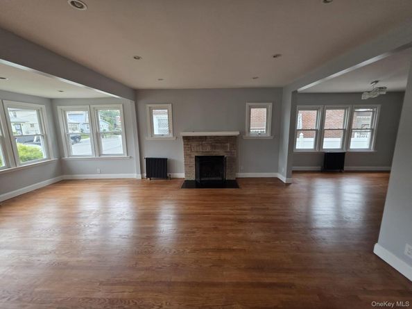 109-73 200th Street, Saint Albans NY 11412