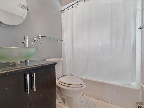 31-14 Healy Avenue, Bayswater NY 11691