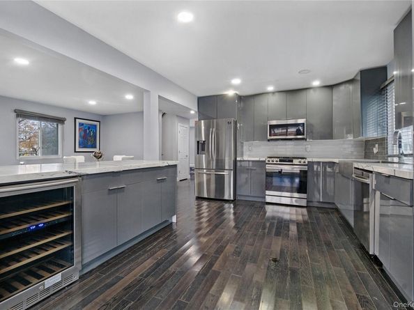 31-14 Healy Avenue, Bayswater NY 11691