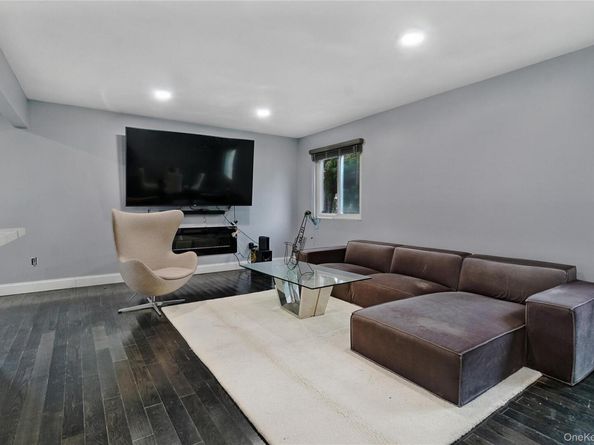 31-14 Healy Avenue, Bayswater NY 11691