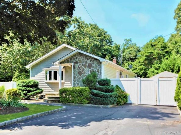 465 Wellwood Drive, Shirley NY 11967