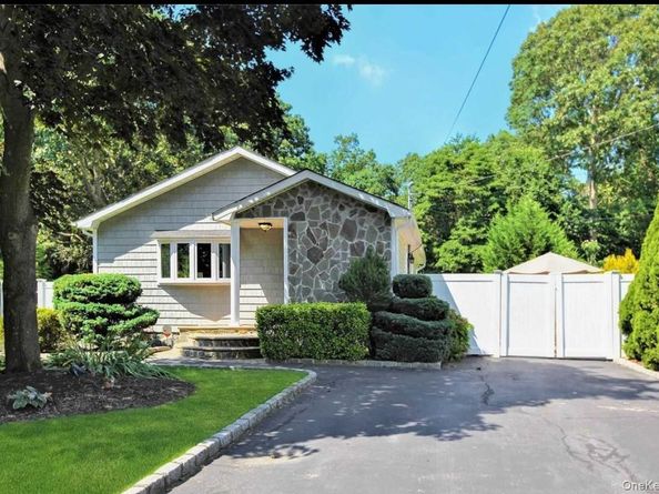 465 Wellwood Drive, Shirley NY 11967