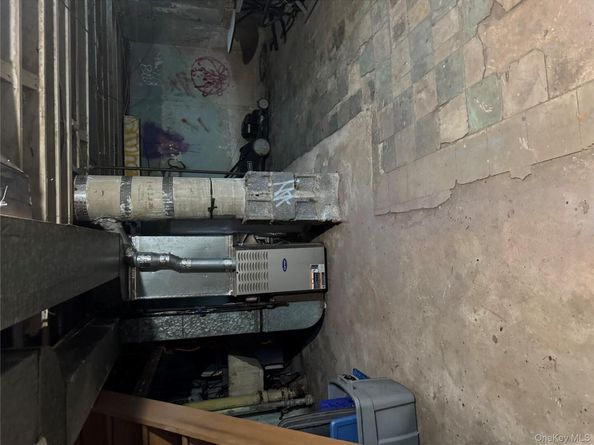 98 Clinton Avenue, New Rochelle NY 10801