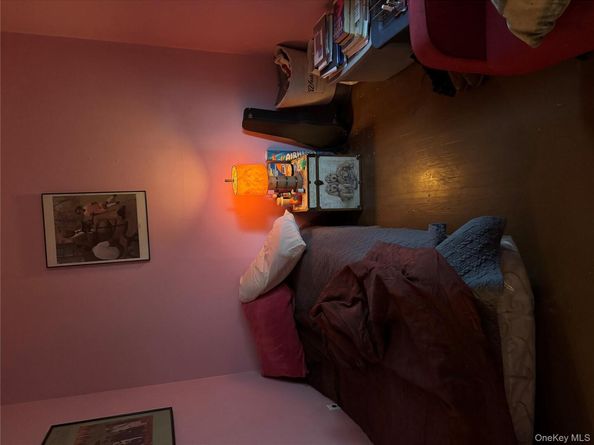 98 Clinton Avenue, New Rochelle NY 10801