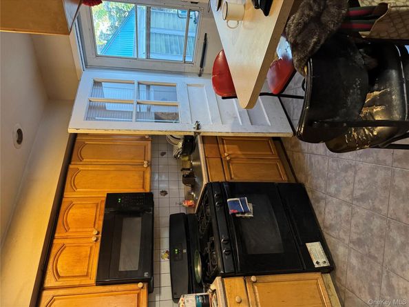 98 Clinton Avenue, New Rochelle NY 10801